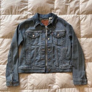 Levi's Women’s Original Trucker Jacket Size M Jeanie Blue Denim